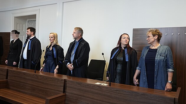 Mstsk soud v Praze uznal vinnmi zubaku a seniorku, kter elily obalob z vrady vdce kutnohorsk sekty. (10. ervna 2025)