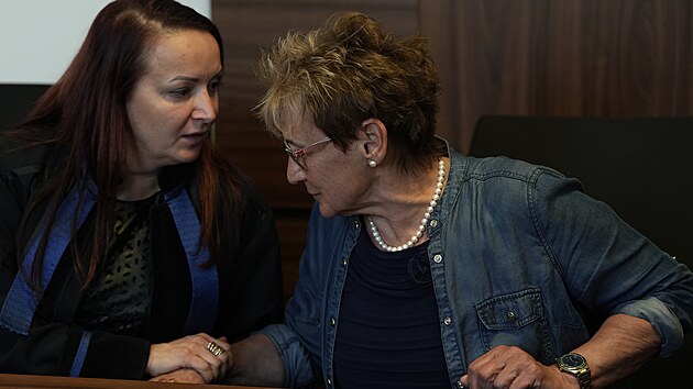 Mstsk soud v Praze uznal vinnmi zubaku a seniorku, kter elily obalob z vrady vdce kutnohorsk sekty. (10. ervna 2025)
