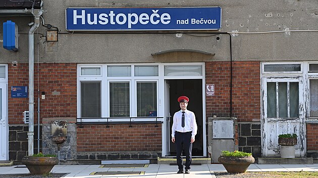 Tra v Hustopech ponien havri vlaku s benzenem je znovu v provozu. (16. ervna 2025)