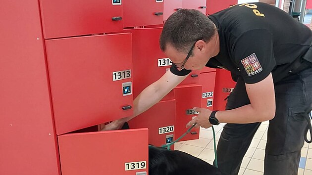 Policie evakuovala bazn v Ostrav. Po vbunin na mst ptrali specialist. (15. ervna 2025)