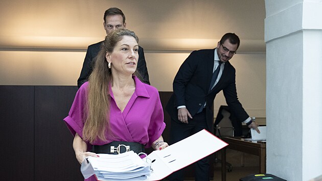 Tisková konference ministryně spravedlnosti E. Decroix a náměstků K. Dvořáka a...