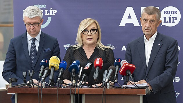 Tisková konference hnutí ANO. Na snímku Karel Havlíček, Andrej Babiš a Alena...