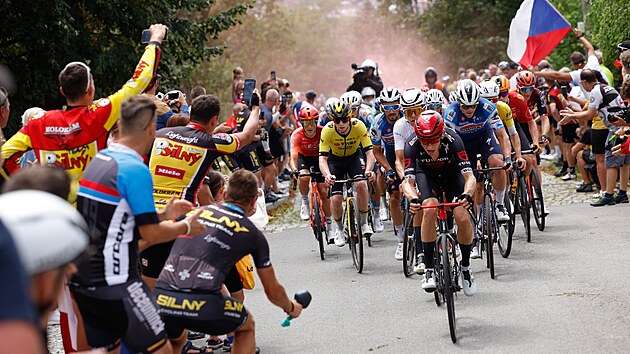 Cyklisté ve 4. etap� Czech Tour do �ternberku.