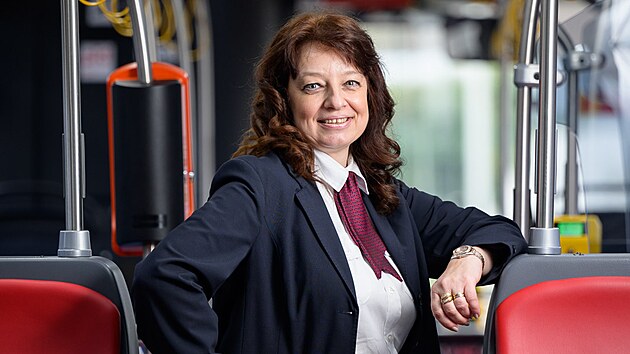 Martina k autobusm thne u odmala. S bratrem v dtstv jezdili na kole a hrli si u toho na autobusy 
a jen tak se zdravili, jako kdy na sebe idii mvaj.