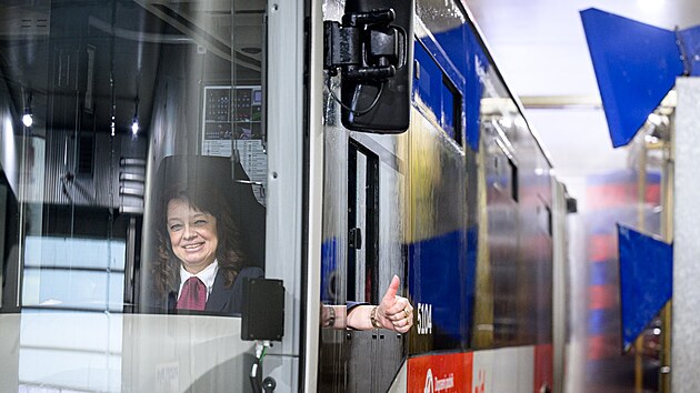 Martina k autobusm thne u odmala. S bratrem v dtstv jezdili na kole a hrli si u toho na autobusy 
a jen tak se zdravili, jako kdy na sebe idii mvaj.