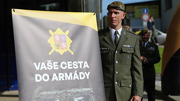 Armda m nov nborov stedisko v centru Liberce. (17. ervna 2025)