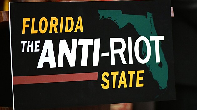 Florida se prezentuje jako stt proti vtrnostem. (13. ervna 2025)