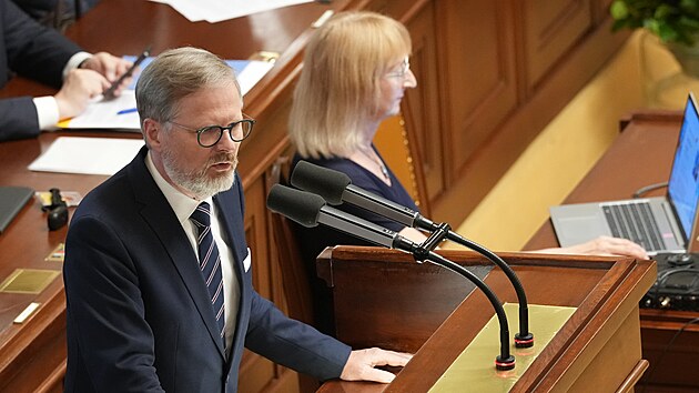 Premir Petr Fiala ped hlasovnm o nedve vld (17. ervna 2025)