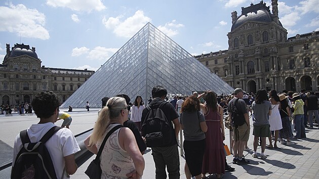 Pask muzeum Louvre se kvli stvce zamstnanc uzavelo veejnosti. (16. ervna 2025)