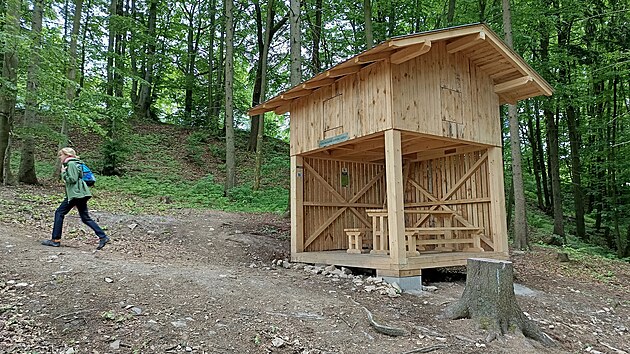 Jedna z vysoinských útulen se nachází pod zíceninou hradu Zubtejna na...