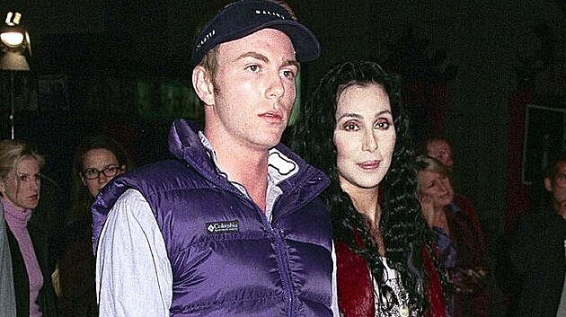 Cher a jej syn Elijah v roce 2001