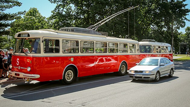 Trolejbus koda 9 Tr s pvsnm vozkem Jelcz.