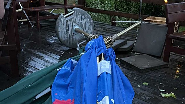 Zahrdka Koliby Zdchov na Vsetnsku ponien takzvanm downburstem ve tvrtek 5. ervna 2025 po 20.00.