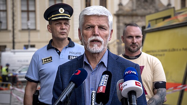 K policistm po akci promluvil esk prezident Petr Pavel a policejn prezident Martin Vondrek. (10. ervna 2025)