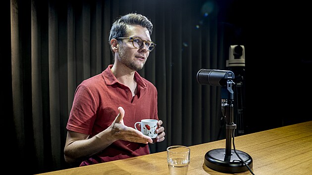 Hostem podcastu NA KAFI byl spoluzakladatel terapeutick platformy Hedepy Luk Kril