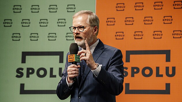 Petr Fiala na pedvolebn roadshow v Praze. (12. ervna 2025)