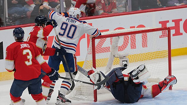 Hokejisté Edmonton Oilers rozhodli o výh�e ve �tvrtém finále NHL s Florida...