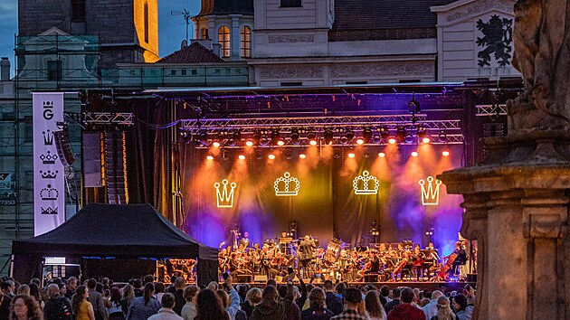 Open air koncert Ivy Mareov a jej kapely Razam s hradeckmi filharmoniky byl soust oslav 800 let Hradce Krlov. (5. ervna 2025)