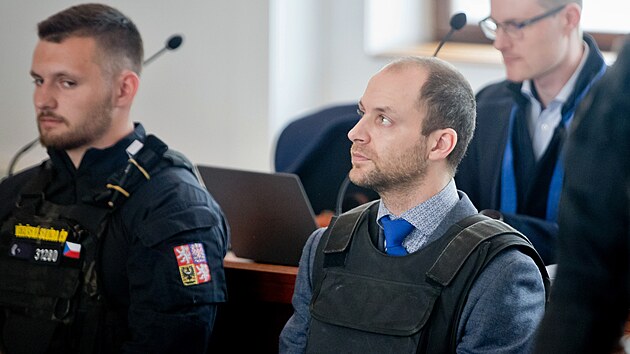 Bval prim Vojtch . stanul u soudu. Sttn zstupce ho vin z vrady mlad lkaky a z pokusu o vradu a znsilnn druh eny. (16. ervna 2025)