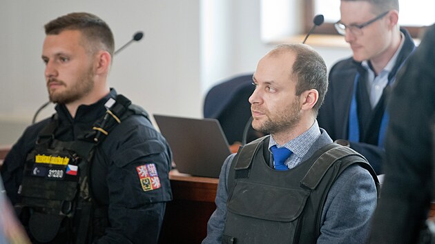Soud s lkaem Vojtchem . obalovanm pro vradu milenky a pokus o vradu a znsilnn dal eny. (16. ervna 2025)
