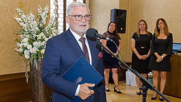 Msto Plze ocenilo vjimen pedagogy a zamstnance svch zkladnch a mateskch kol. Mezi nimi je tak editel Masarykovy zkladn koly Plze Antonn Herrmann.