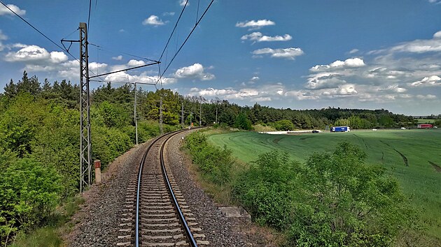 Tra 060 k dlnici D11 u sjezdu v km 25
