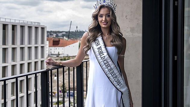 Miss Linda Greck pevzala byt na Smchov k ronmu uvn. 