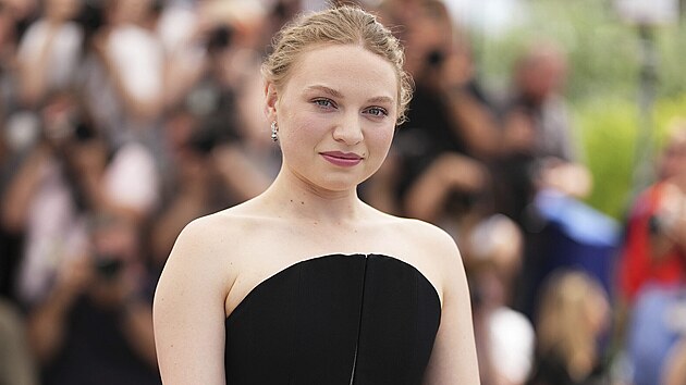 Mia Threapletonov v Cannes (19. kvtna 2025)