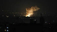 Snímek zachycuje kou po explozi v Teheránu, na který zaútoil Izrael. (13....