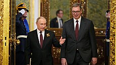Srbský prezident Aleksandar Vu�i� a Vladimir Putin v Moskv� (9. kv�tna 2025)