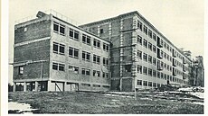 Rozestav�ná budova Biskupského gymnázia. 