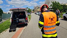 Poár stechy bytového domu v brnnských Chrlicích, hasii nasadili i dronovou...