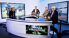 Hosty poadu Kulatý stl jsou ekonomka Jana Matesová, Jií Stank a exguvernér...