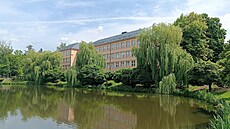 Pdní vestavba osmi moderních ueben havlíkobrodské základní koly V Sadech...