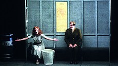 Caroline Wettergreen (Ivy) a Seth Carico (Private) v ope�e Voice Killer od...