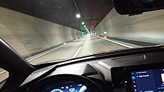 Pokud zvolíte trasu napí Rakouskem, za prjezd nkterých tunel zaplatíte; je...