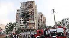 Snímek z Teheránu zachycuje následky preventivního útoku Izraele na Írán. (13....