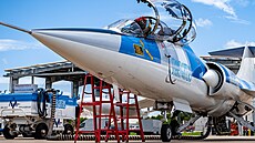 F-104 udrovaná v perfektním stavu z flotily firmy Starfighters International.