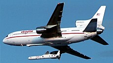 Start rakety Paegasus z upraveného dopravního letounu Lockheed L-1011 TriStar...