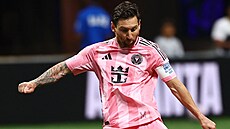 Lionel Messi se nap�ahuje ke druhému gólu Interu Miami v utkání MS klub� s FC...
