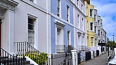 Barevné fasády v pastelových barvách dlají z londýnské tvrti Notting Hill...