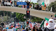 Demonstrace odprc prezidenta Donalda Trumpa ve stovkách amerických mst pod...