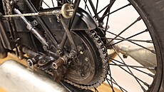 Anglický motocykl AJS 500 OHV z roku 1929 se díky ikovnosti student Vysoké...