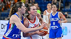 Emma echová a Costanza Veronová v pípravném utkání.