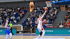 Tereza Vyoralová zakonuje protiútok.