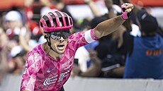 Vincenzo Albanese se raduje z triumfu v druhé etap� Kolem �výcarska.