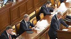 Premiér Petr Fiala a pedseda ANO Andrej Babi ped hlasováním o nedve vlád...