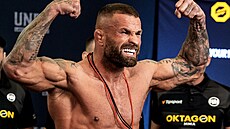 Karlos Vémola p�i vá�ení