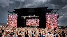 Bruce Springsteen vystoupil na odloeném koncertu v Praze Letanech. (15. 6....