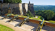 Königstein Bata Jiího s dly steícími vstup do pevnosti